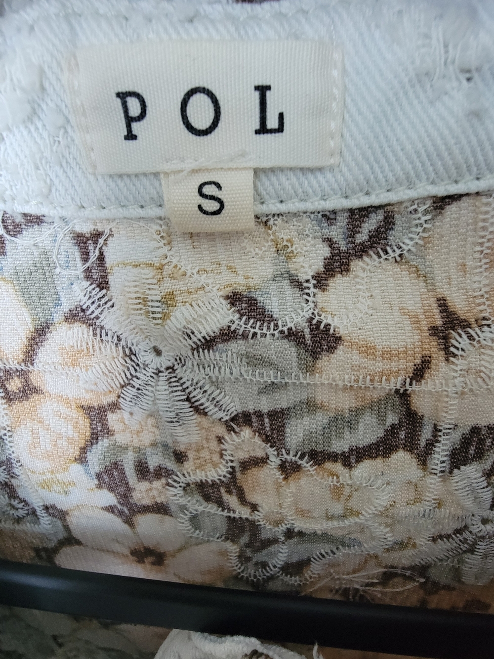 POL Floral Lace-Overlay Top in Cream, Beige, Brown And Denim. Size S - Picture 3 of 3